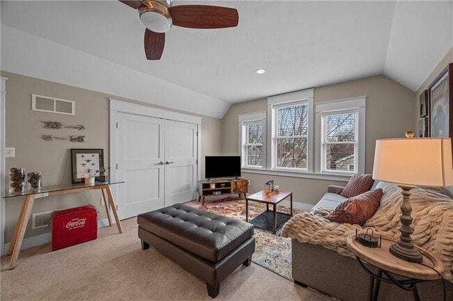 Building Photo - 706 Ivy St