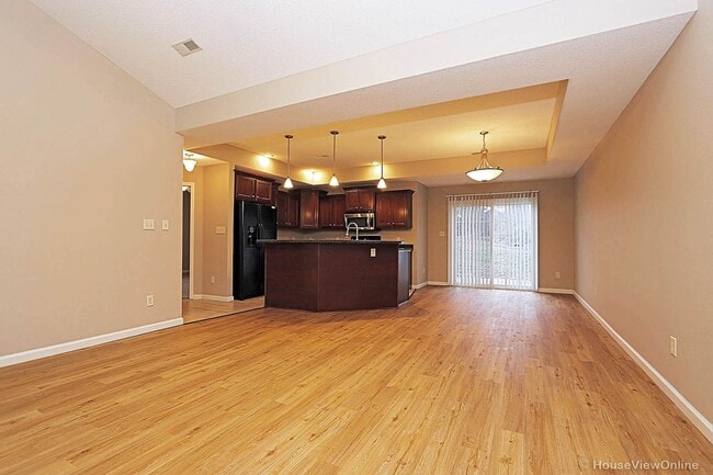 Building Photo - 2850/2852 Larkspur