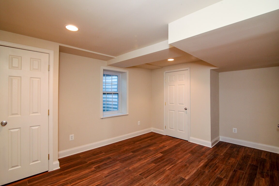 Downstairs Bedroom - 2713 South Veitch Street