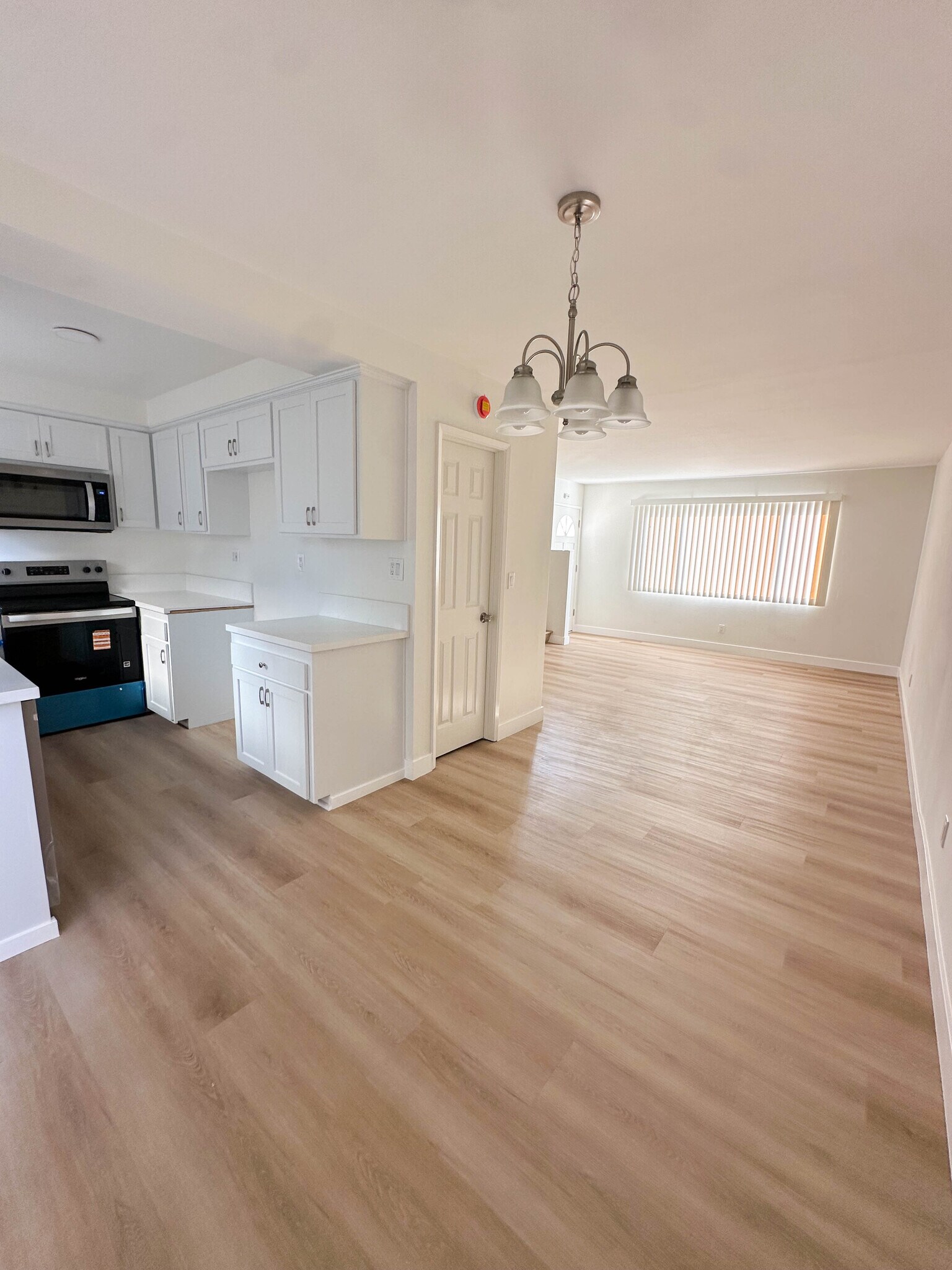dining area - 2224 Curtis Ave