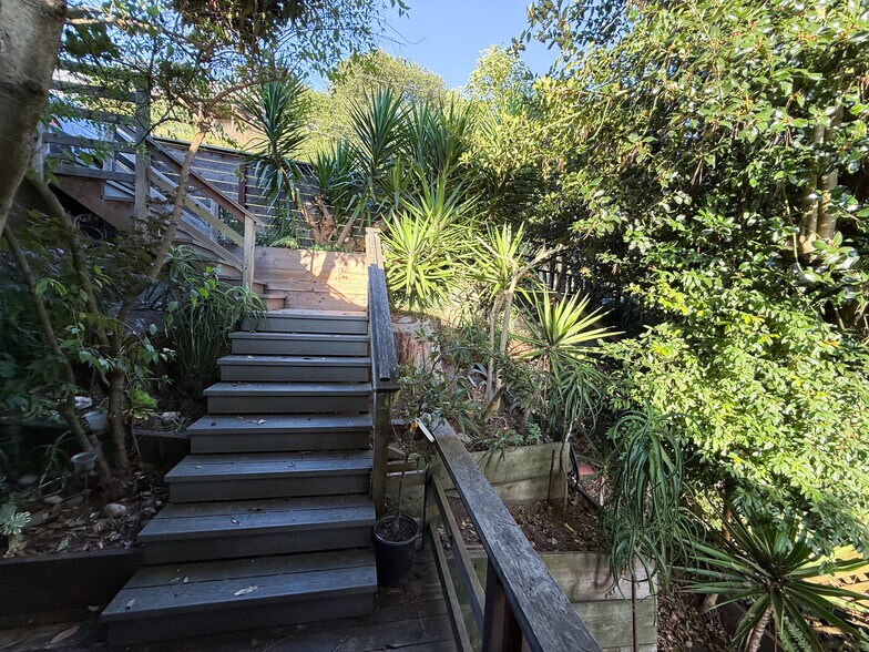 Building Photo - 6925 Snake Rd