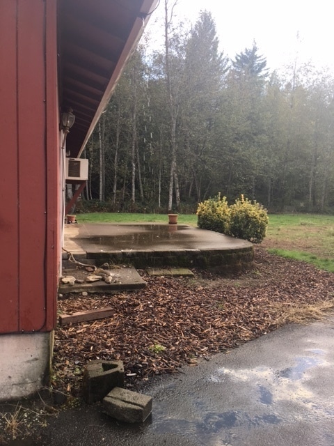 Building Photo - 3 Bedroom 1 Bath Home on large lot in Cascade Locks, OR