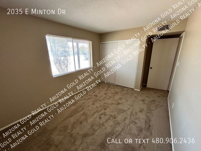Building Photo - 2035 E Minton Dr