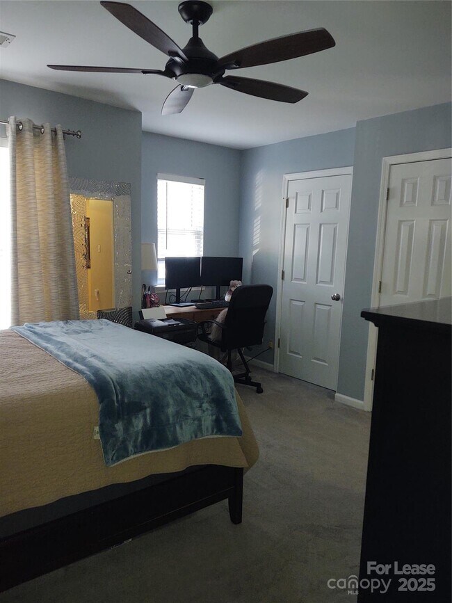 Building Photo - 3043 Uxbridge Woods Ct
