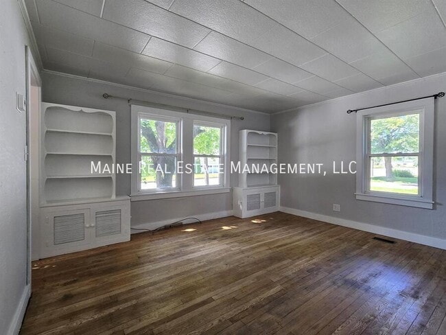 Building Photo - 885 Minot Ave