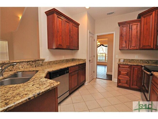 Building Photo - 165 Butler Dr