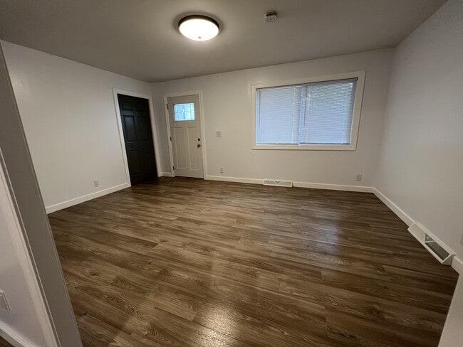 Building Photo - 420 Tifft Ave