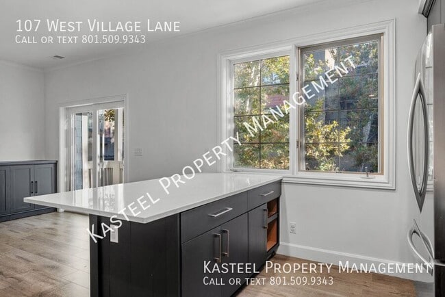 Building Photo - 107 W Village Ln