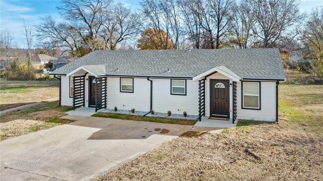 Building Photo - 302 Trailside Ter