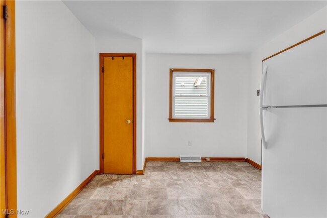 Building Photo - 508 Hammel St