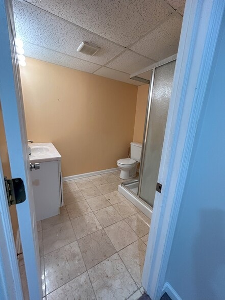 Building Photo - 707 Red Oak Ct