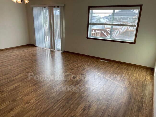 Building Photo - 2580 5th St W