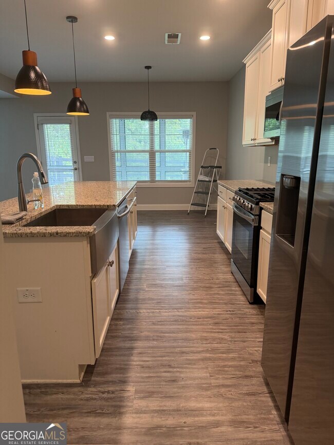 Building Photo - 1120 Riverwalk Manor Dr