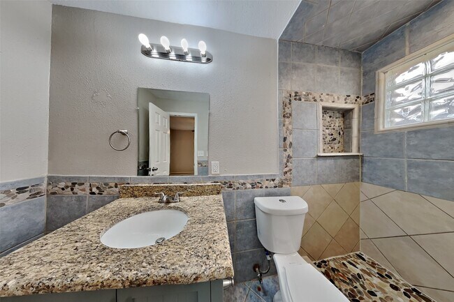 Building Photo - 22306 Red River Dr