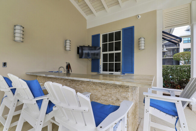 Building Photo - 515 Bay Colony Dr N