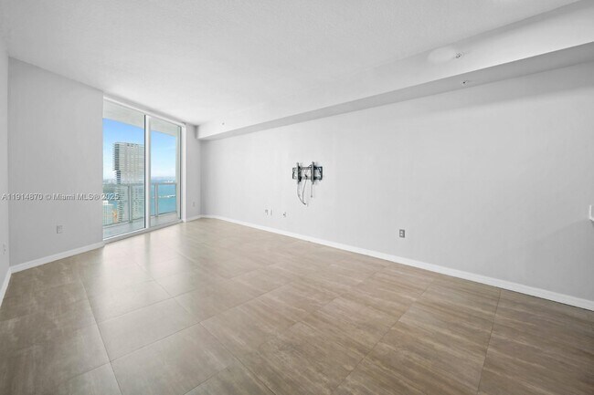 Building Photo - 1900 N Bayshore Dr