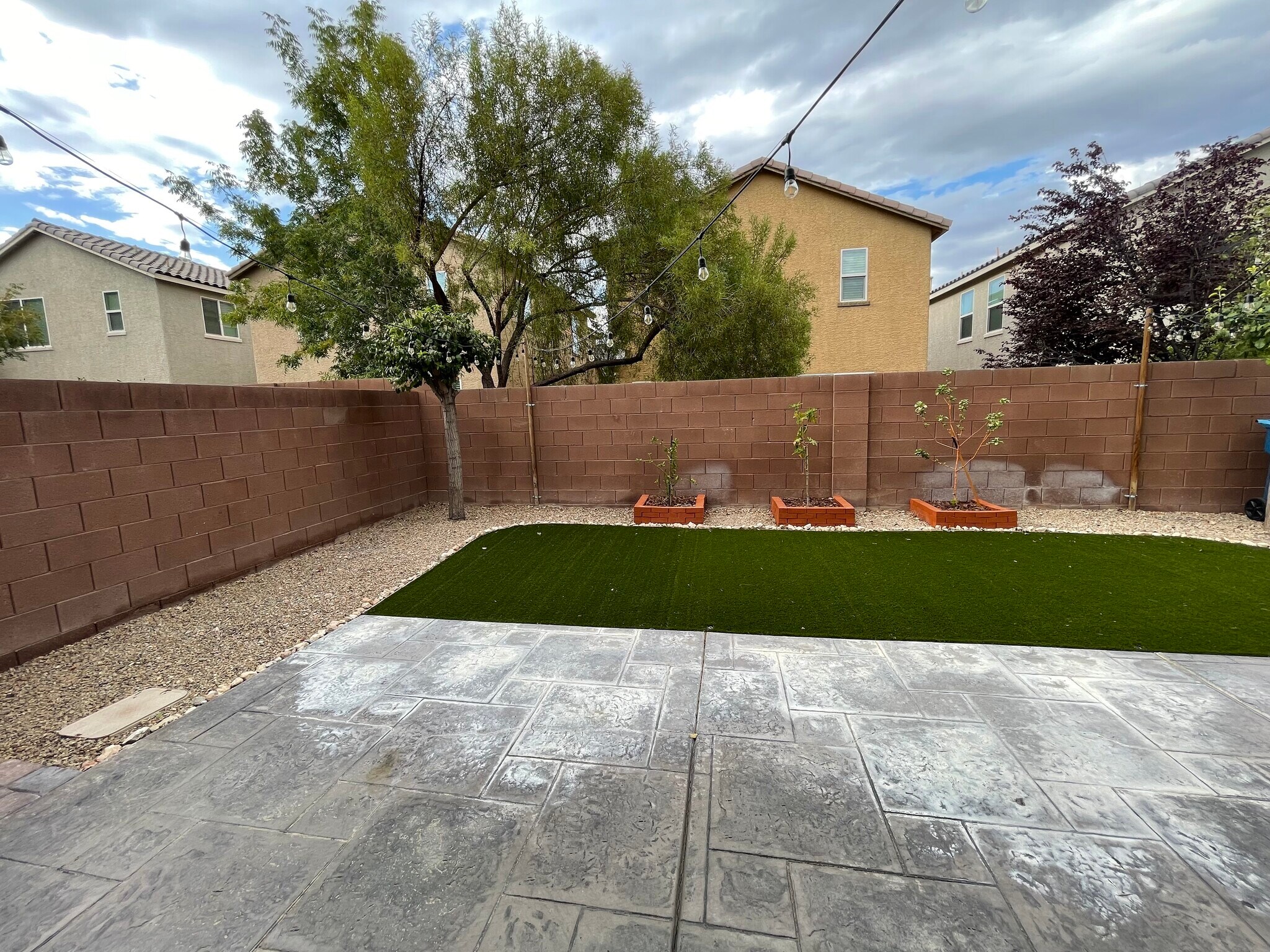 Building Photo - 7468 Morisset Ave