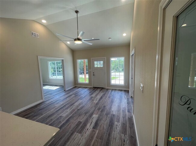 Building Photo - 1196 Canyon Trce