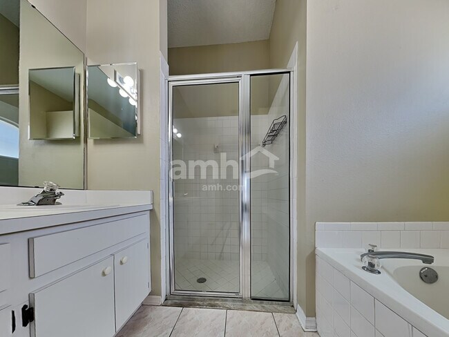 Building Photo - 13401 Sunvale Place