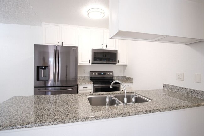 Building Photo - Price Reduction!!! Charming 2-Bedroom, 2-Bath Home in a Prime Modesto Location!