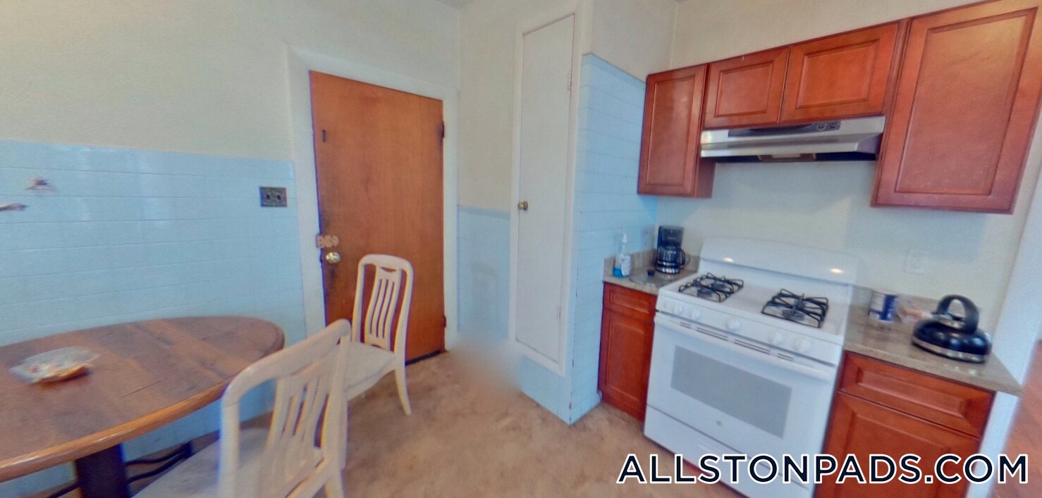 Building Photo - 24 Everett St