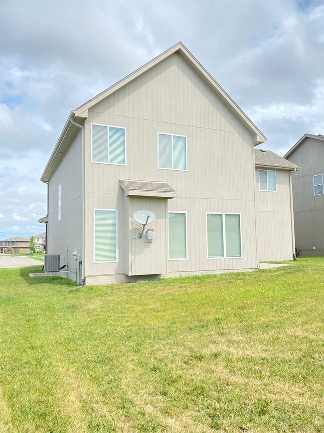 Building Photo - Move in Special. Beautiful & Nearly new SW Chalco area 4 bed Two Story.
