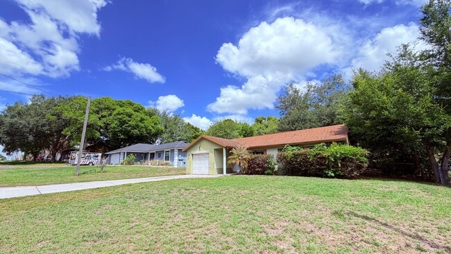 Building Photo - Pet-Friendly 3BR Home with Spacious Yard – No HOA!