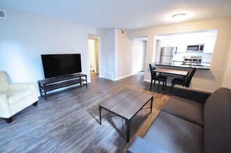 renovated 2 bedroom hardwood floors - Grandview Passage
