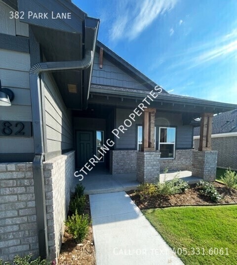 Building Photo - 382 Park Ln