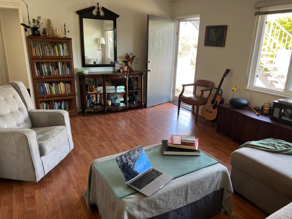 Building Photo - 324 W Arrellaga St
