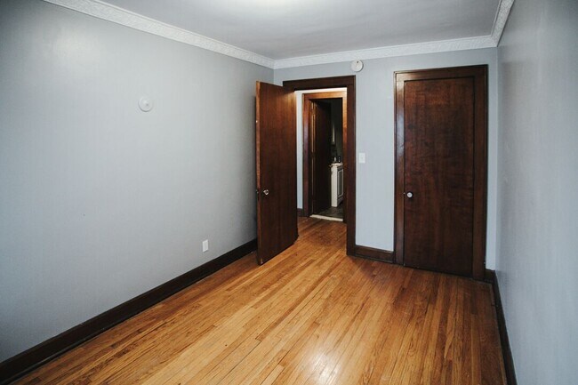 Building Photo - 727 N Capitol Ave