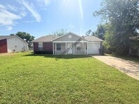 Building Photo - 1830 Lexington Rd