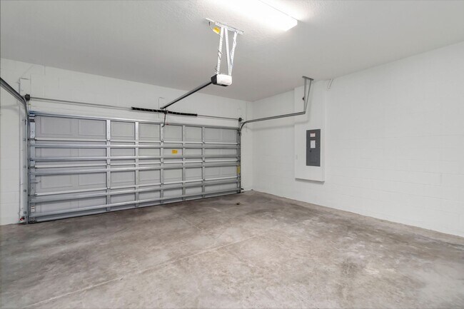 Building Photo - Beautiful Newer Energy Efficient 4/2 Close to Lake Nona