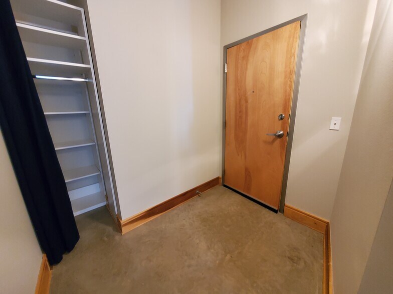 Building Photo - 411 N 22nd St