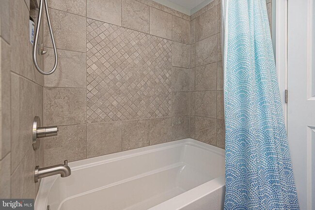 Building Photo - 148 Captains Quarters Rd