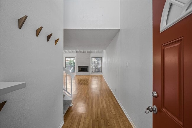 Building Photo - 8903 Trone Cir