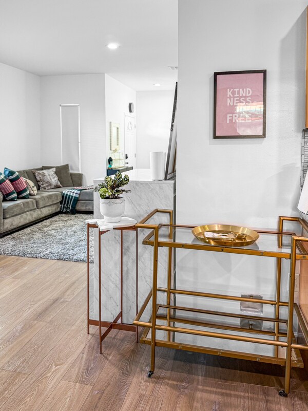 Building Photo - 1521 W 37th Pl