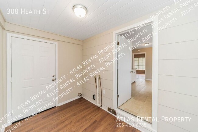 Building Photo - 308 Heath St