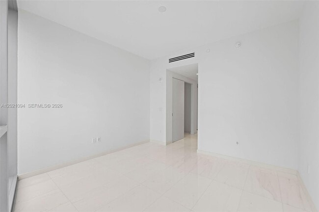 Building Photo - 300 Biscayne Blvd Way
