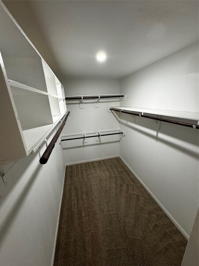 Building Photo - 5746 Manning Crk Trl