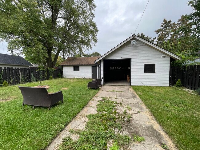 Building Photo - 307 N London Ave