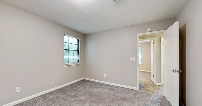 Building Photo - Hidden Gem in Lithonia!!