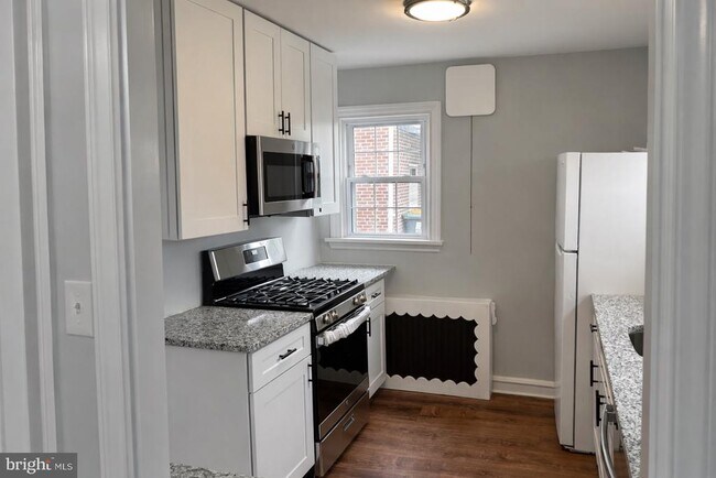 Building Photo - 203 Commonwealth Ave