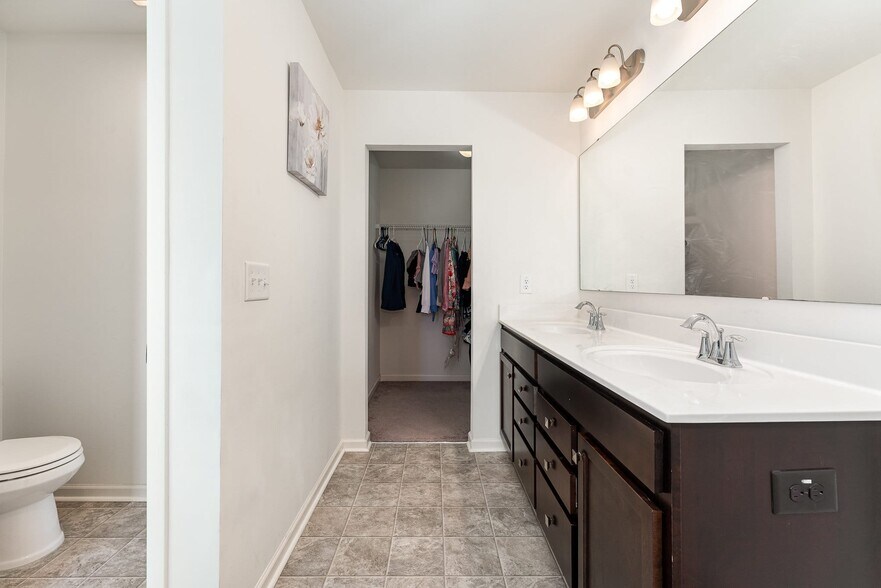 Building Photo - 5514 Hardie Farm Dr