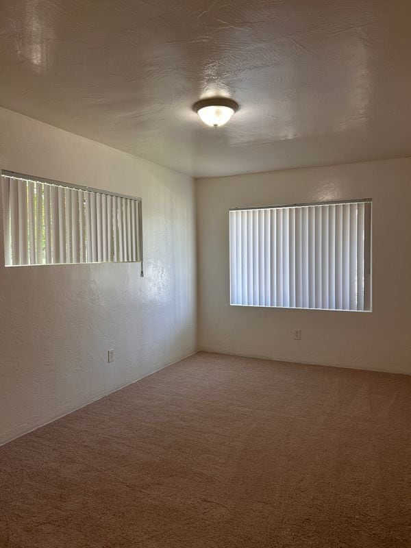 Building Photo - 2836 Jarvis St