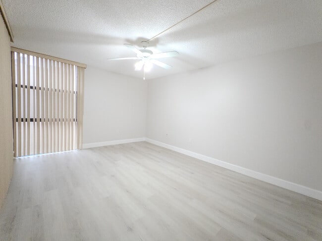Building Photo - 2800 N 46th Ave