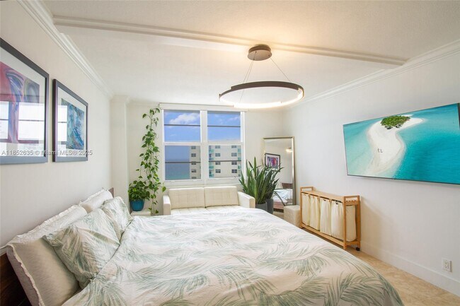 Building Photo - 3725 S Ocean Dr