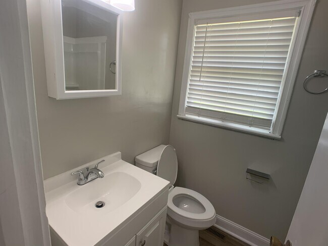 Building Photo - 1714 McHenry Ave