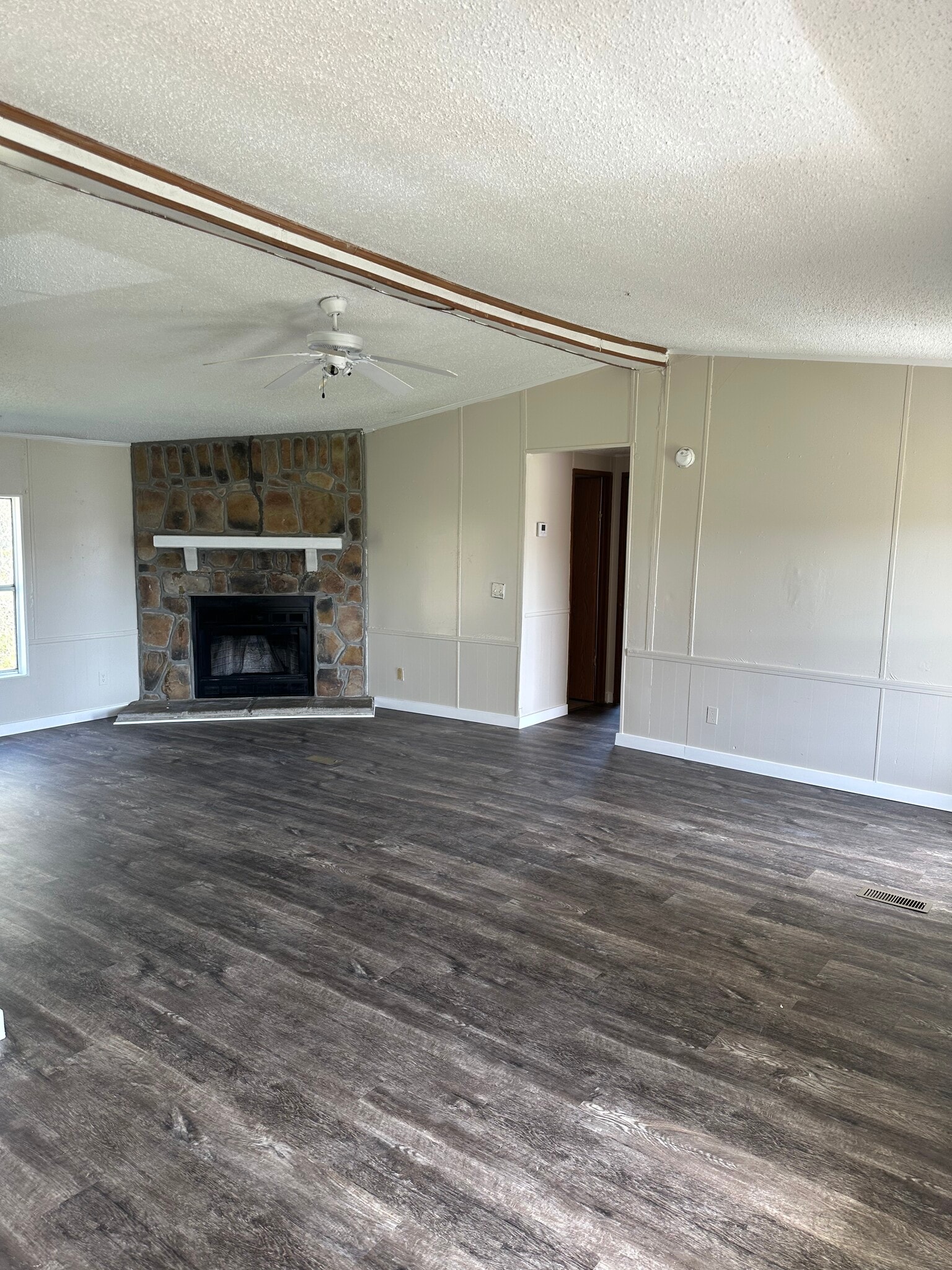 Building Photo - 315 Forest Creek Ln