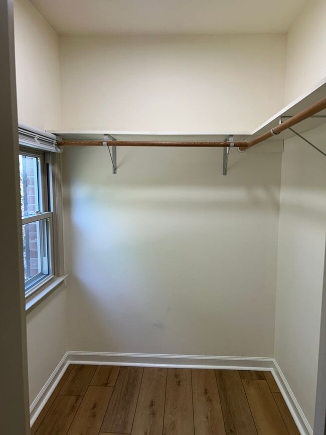 Building Photo - 4 Bedrooms with Finished Basement and Bonu...